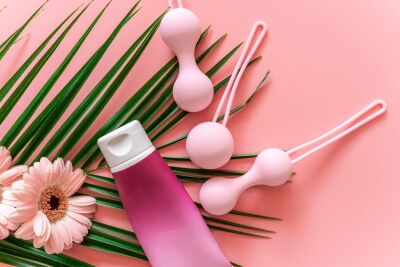 Váhové a vibračné gule – podpora pri tréningu panvového dna pre ženy